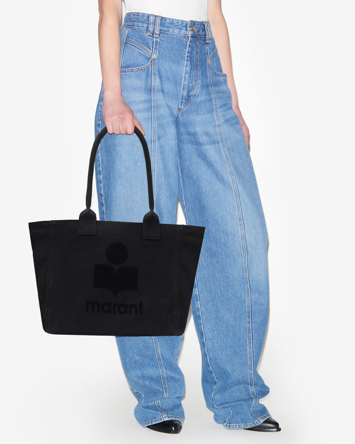 Yenky Zipped Tote bag